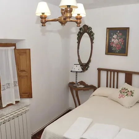 Guest house Amanecer En Campos 3*