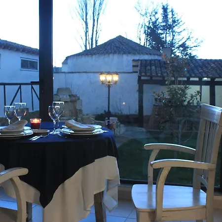 Guest house Amanecer En Campos 3*