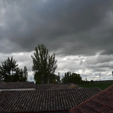 Guest house Amanecer En Campos 3*